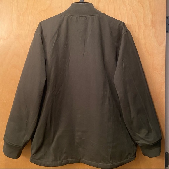 BYLT Hi-Lo Reversible Bomber Jacket Quilted Pattern
Green & Beige - Picture 4 of 11